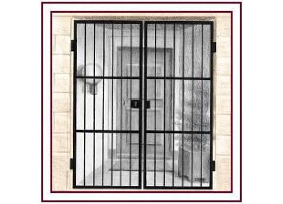 grille ouvrante bordeaux